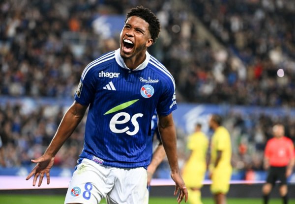 Chelsea s young player Santos leads Ligue 1 in multiple data: 188 times facing &,110 steals